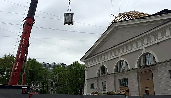 Подача оборудования на кровлю